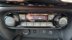 Nissan Juke 1.0 DiG-T Tekna 5dr DCT Petrol Hatchback